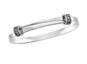White Sterling Silver Bangle Bracelet
We didn’t stop at one heart! The intricate design of the bracelet features multiple hearts on its patinated wraps, adding a unique and charming touch to the classic style. The channels of sweet hearts create a standout feature that sets this bracelet apart, making it a lovely and eye-catching gift for any special occasion (or just for yourself!).


Metal Silver 
Size LM 
Heartfelt Signature

Details
Approximately 3/8" at widest point.