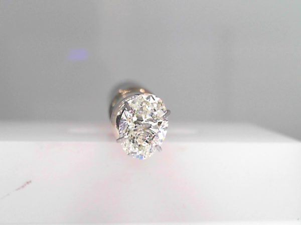 Loose Stones With One 1.00Ct Oval I Vs2 Diamond