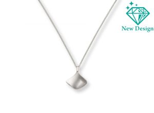 EL DESIGNS REFLECTION PENDANT with WHEAT CHAIN
Metal Type: Sterling Silver
Metal Color: White
Length: 18
The Reflection Earrings have become so popular, calls for a matching pendant could not be ignored!
The delicate balance of light reflects gentleshimmer as you move. Simply delightful!