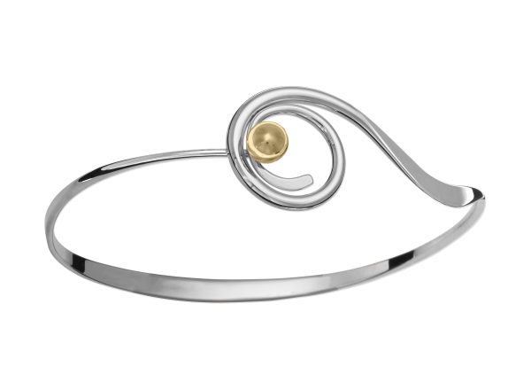 Ed Levin White Sterling Silver Bindu Bracelet with 5mm Gold Ball, Size Small

Sizing Info: Approximately 3/8" at widest point.

Description: Reminiscent of a budding flower, the button pearl resting on its stem is feminine and romantic. The swing-openfunction makes it so wearable!