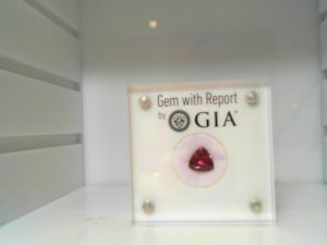 Gent's Loose Stone With One 18.57Ct Emerald Purple Red Tourmaline