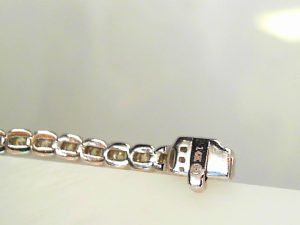 Lady's White 14 Karat 5.00Ct 4 Prong Diamond Tennis Bracelet Bracelet Length 6.75 5.00tw Round Diamonds