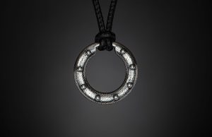 William Henry SILVER ORBIT 22" Black Leather Cord
Based on a simple premise, the Orbit is both an elegant piece of jewelry and a perfect solution to holding sunglasses or readers. This version is rendered in sterling silver with a bold rivet pattern setagainst a soft textured backdrop. Offered on a finely stitched leather cord with a sterling silver hook and eye clasp. The earliest prototype of this piece, worn by designer Matt Conable for a couple years now, gets endless comments both for form and function, and we’re happy to finally make it a part of our line.