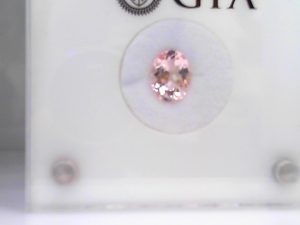 Gent's Loose Stone With One 1.50Ct Oval Pink Morganite