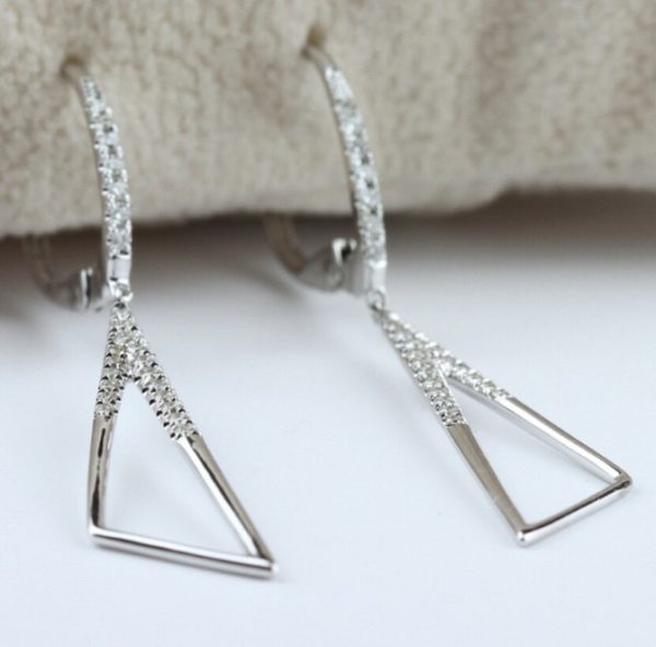 Lady's White 18 Karat Triangular Dangle Earrings Earrings With 48 = 3.21Tw Round G/H Si1 Diamonds Gram Wt: 3.21