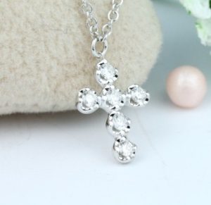 White 14 Karat Daimond Cross With 4 Diamonds On Chain Pin 10 = 0.15tw Round G/H SI1 Diamonds
