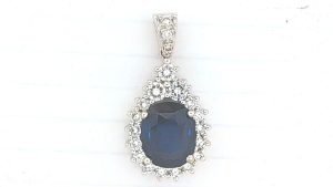 Lady's White 18 Karat Sapphire Diamond & Sapphire Necklace With One = 6.63Ct Oval Blue Sapphire And 20 = 0.60Tw Round E/F Vs2 Diamonds Diamond: Round
Gram: 8.33
Chain: Wheat
Metal: 14 Karat
Color: White
Length: 16
Clasp: lobster
Gram: 9.5
One = 6.63Ct Oval Blue Sapphire - Sri Lanka - Natural Corundum - Modified Brilliant Cut