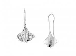 E. L. Designs SS Polished/Hammered Gingko Earrings, 1-3/8" long

The striking beauty of the Ginkgo Tree symbolizes longevity and peace. The Ginkgo ushers stillness and spiritual enlightenment into our lives. Add these earrings to your collection along with the Ginkgo Pendant and let the compliments roll in.