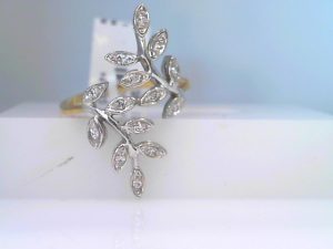 Lady's Yellow 14 Karat Floral Fashion Ring Size 7 With Round Diamonds