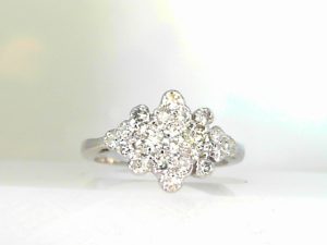 Lady's Fashion Ring With 20=1.00Tw Round G/H Si1 Diamonds