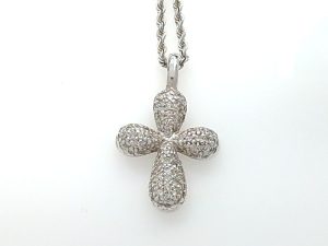 Lady's White 14 Karat Cross Pendant Length 20 With = Round Diamonds Style: Rope
Metal: 14 Karat
Color: White