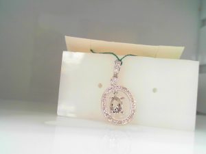 White 14 Karat Semimount Diamond Pendant Semimount 38=0.18tw Round Diamonds
Oval Shaped stone semimount suspended from diamond frame and diamond bail