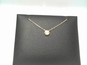 Lady's Yellow 14 Karat Bezel Necklace With One 0.05Ct Round Diamond Style: Cable Link
Metal: 14 Karat
Color: Yellow
Finish: Polished
Length: 18