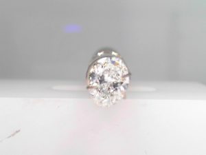 Loose Stones With One 1.00Ct Oval F Si1 Diamond