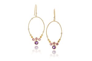 Corona Astralis Small Earrings with Gemstones
SKU: SESS-CONH-3b
$1,895.00
Material14k
These smaller hoops from the Constellation Collection are just 3/4" smaller than their larger sisters, with no change to the size of the gemstones. Shown in blueombre with tanzanites, sapphires and diamonds, they are available in multi-color stones.
Size: 1.5” L x 0.75” W
Stones: 0.14ct diamonds; 2.17ct tanzanites, pink & green sapphires