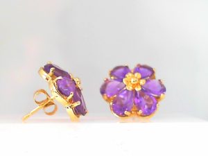 Lady's Yellow 14 Karat Flower Earrings With Various Shapes Amethysts