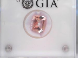 Gent's Loose Stone With One 5.12Ct Emerald Pink Morganite