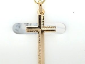 7.33 Grams yellow gold cross and rope chain (cross 32.30mm x 17.20mm)