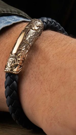 Copper Bronze Engraved BRYCE CANNON Bracelet with Black Braided Leather and Magnectic closure SZ LG
The Bryce Canyon brings our honored American heritage to life, timeless images sculpted from generations past, and for generations into the future. This bracelet features a beautifully carved centerpiece/clasp in bronze with a double secured magnetic closure. The soft warmth of the bronze is measured against a supple and durable 8mm braided leather cord in striking midnight black